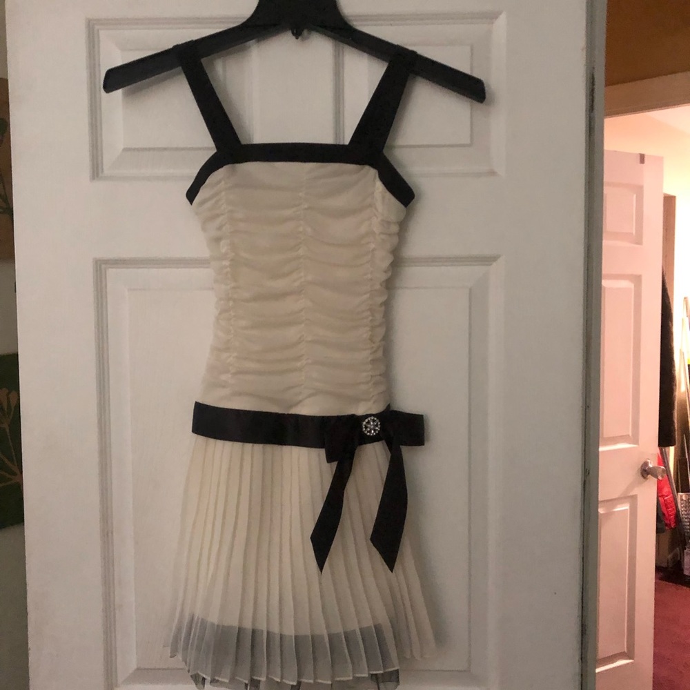 Very beautiful kids evening dress!